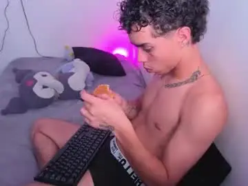 Chaturbate Nude Webcam of emilio_moretti