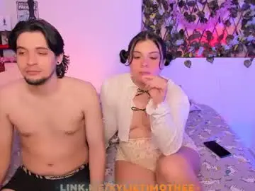 Chaturbate Free Live Porn of kylietimothee