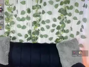 Chaturbate Best live sex cam show of chloe_petite2