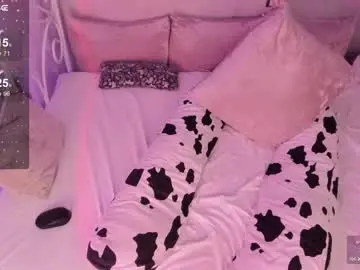 Chaturbate Live Sex Cam of alice_kinky_girl