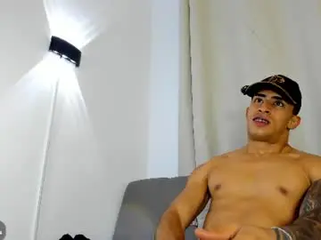 Chaturbate Live Porn of mr_adrian_