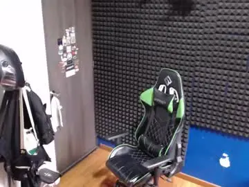 Chaturbate Adult Video Chat of mr_lollipop77