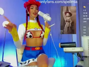Chaturbate Live Sex Cam of miaspell