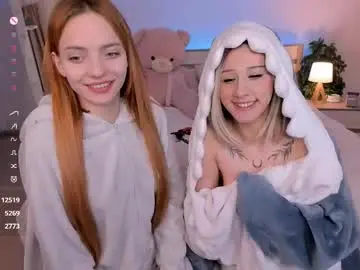 Chaturbate Live Sex Cam of lezy_liza