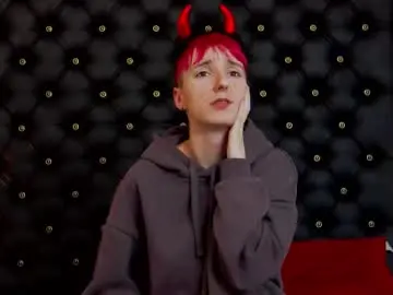 Chaturbate Live Sex Cam of lunadevill