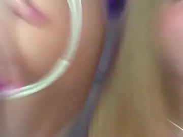 Chaturbate Live Sex Cam of nikkisilk