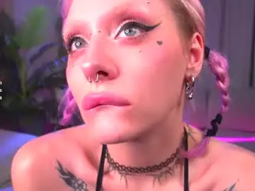 Chaturbate Free Porn Cam of nikkisilk
