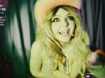 Chaturbate Live Sex Cam of madnessalise