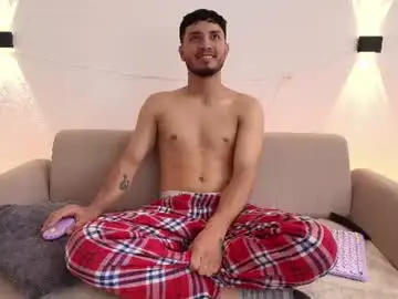 Chaturbate Live Sex Cam of massimo_moretti01