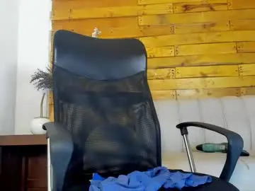 Chaturbate Nude Webcam of prettyboyy_13