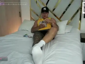 Chaturbate Nude Webcam of devin_hunter
