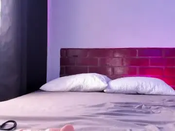 Chaturbate Live Sex Cam of emmaclark_1