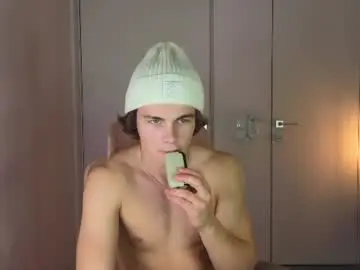 Chaturbate Sex Cam of whiteskyy_
