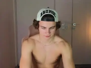 Chaturbate Live Sex Cam of whiteskyy_