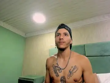 Chaturbate Live Sex Cam of danteolsen