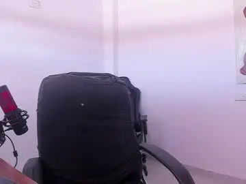 Chaturbate Live Sex Cam of saenz_hotx