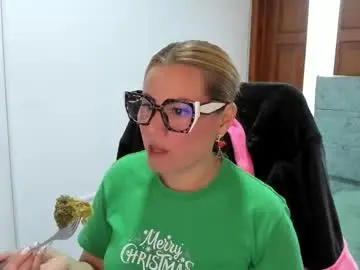 Chaturbate Sex Cam of julieta_star69