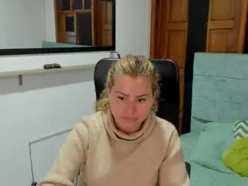 Chaturbate Sex Cam of julieta_star69