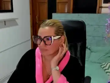 Chaturbate Watch Live Sex Cams of julieta_star69