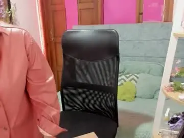 Chaturbate Sex Cam of julieta_star69