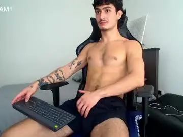 Chaturbate Live Sex Cam of liaam1