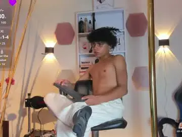 Chaturbate Live Sex Cam of _taylor_black