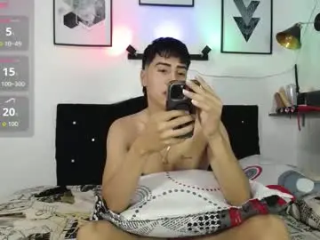 Chaturbate Best live sex cam show of thomas_and_lyan