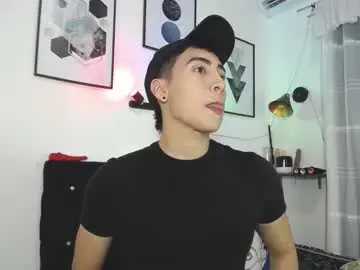 Chaturbate Live Sex of thomas_and_lyan