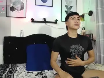 Chaturbate Live Sex Cam of thomas_and_lyan