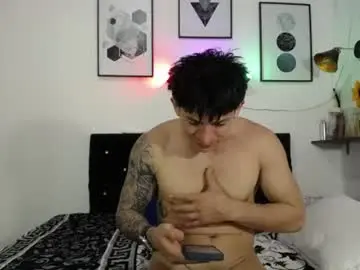 Chaturbate Live Porn of thomas_and_lyan