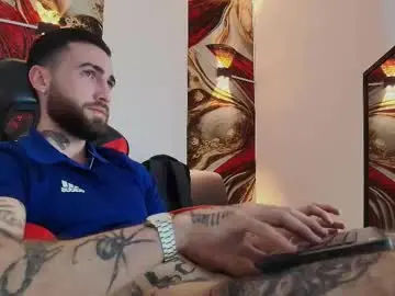 Chaturbate Live Sex Cam of luke_davis01