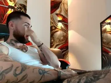 Chaturbate Nude Webcam of luke_davis01