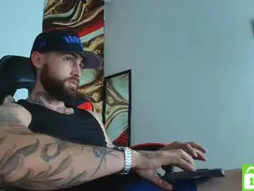 Chaturbate Adult Webcams of luke_davis01