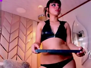 Chaturbate Nude Webcam of raven_luxx