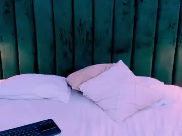 Chaturbate Free Live Porn of raven_luxx