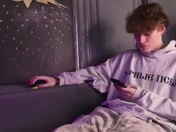 Chaturbate Free Live Porn of curlytwinkboy