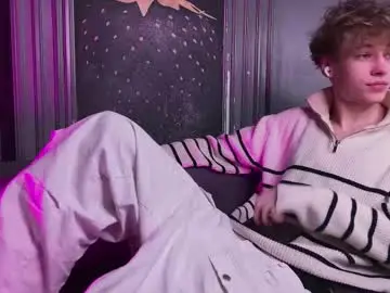 Chaturbate Free Live Porn of curlytwinkboy