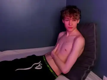 Chaturbate Sex Cam of curlytwinkboy
