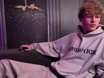 Chaturbate Live Porn of curlytwinkboy