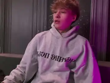 Chaturbate Sex Chat of curlytwinkboy