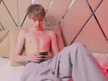 Chaturbate Private Sex Chat of curlytwinkboy