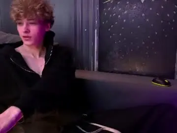 Chaturbate Live Sex of curlytwinkboy