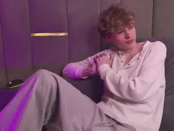 Chaturbate Live Porn of curlytwinkboy