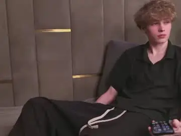 Chaturbate Live Porn of curlytwinkboy