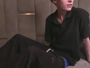Chaturbate Sex Cam of curlytwinkboy