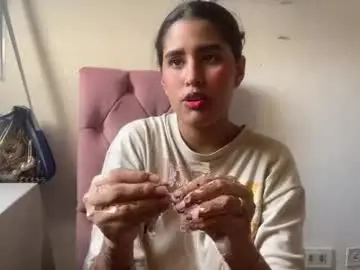Chaturbate Live Sex Cam of kariina_candy