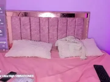 Chaturbate Live Sex Cam of selene_cute05