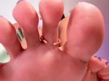 Chaturbate Best live sex cam show of val_feetqueen