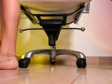 Chaturbate Best Webcam of val_feetqueen