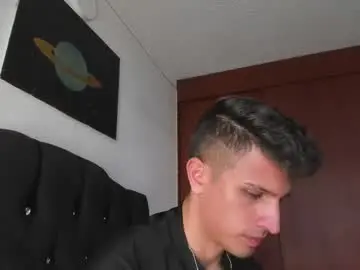 Chaturbate Nude Webcam of kevin_ahs1